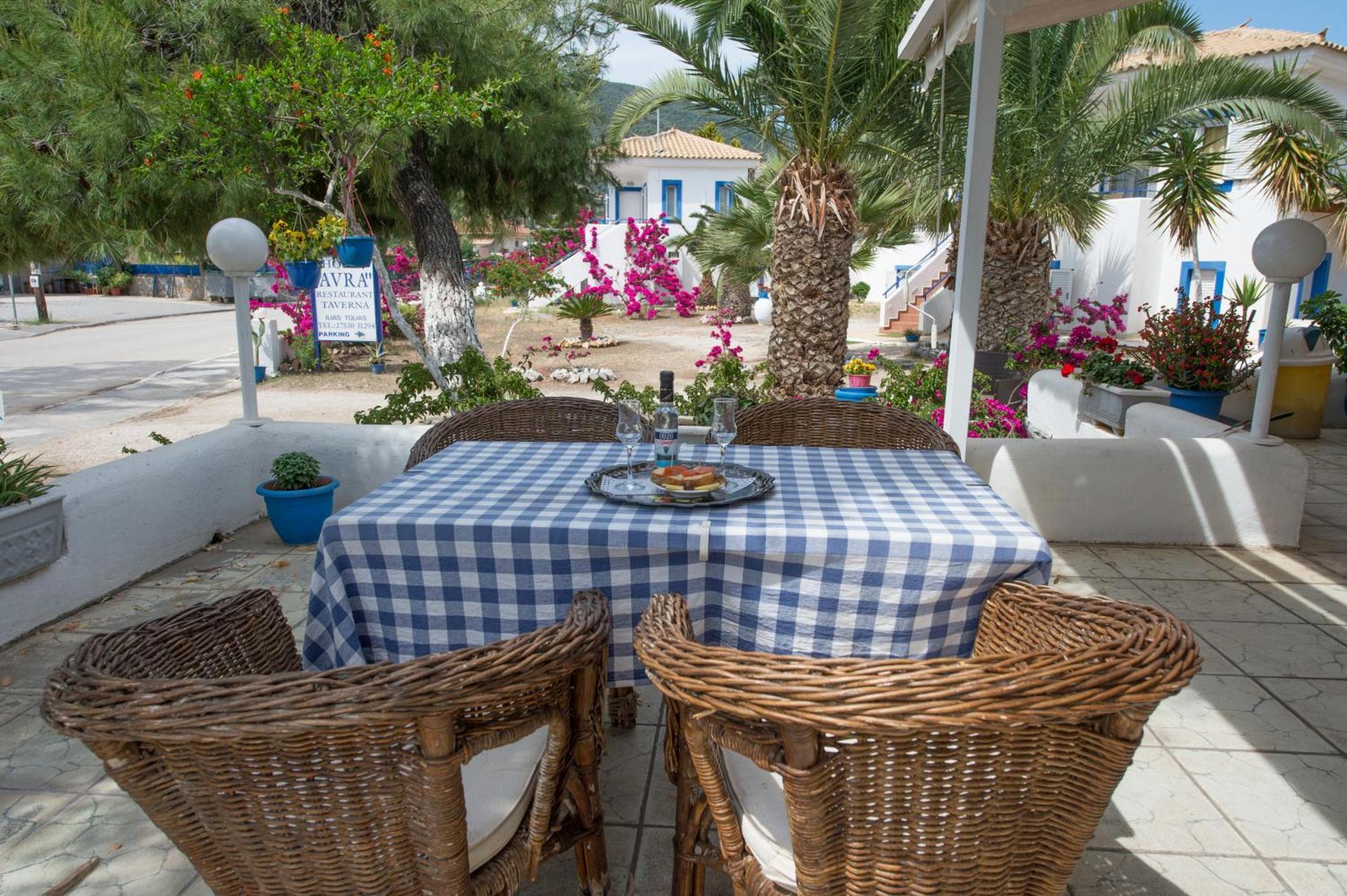 Hotel Avra Nea Epidhavros Bagian luar foto