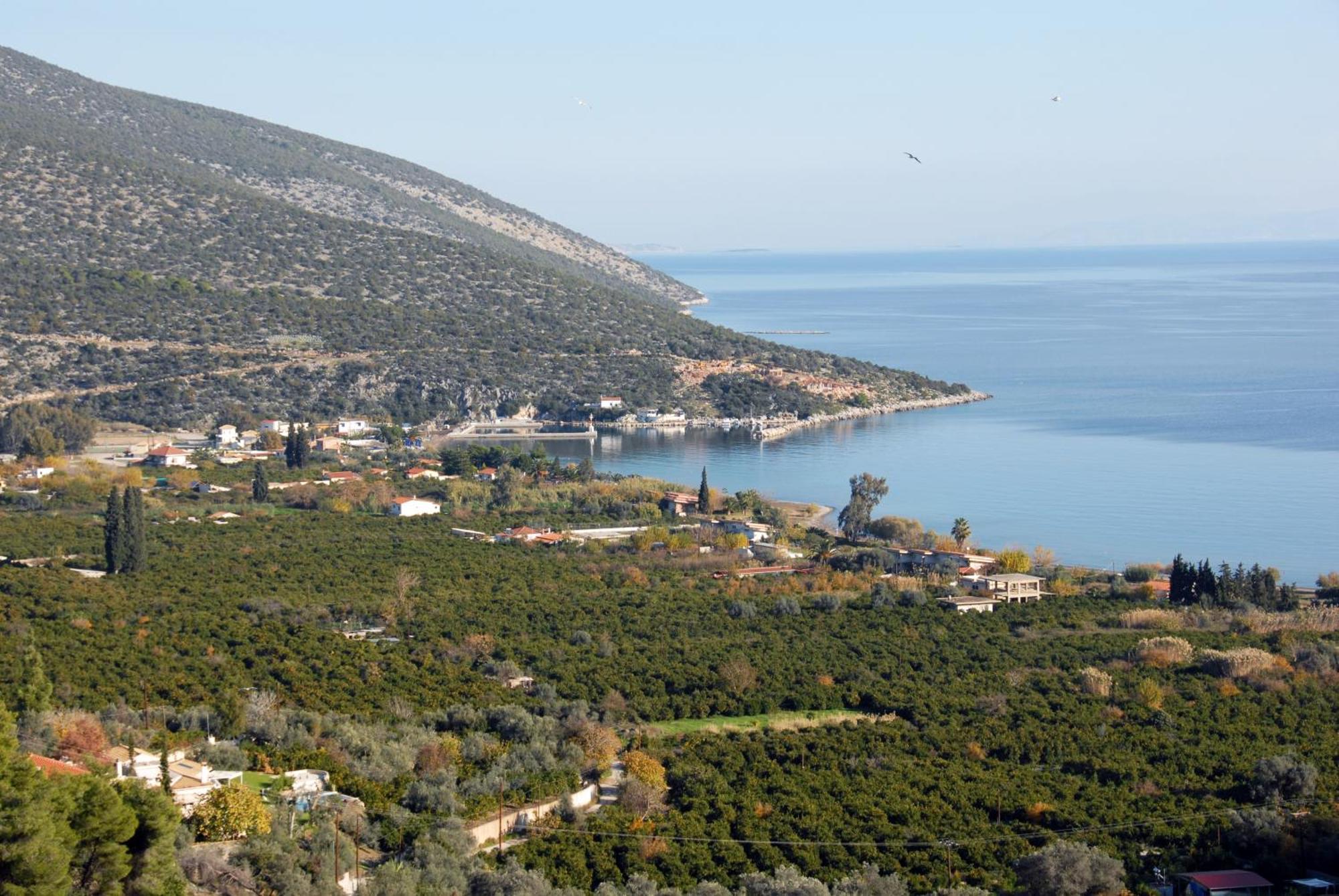 Hotel Avra Nea Epidhavros Bagian luar foto