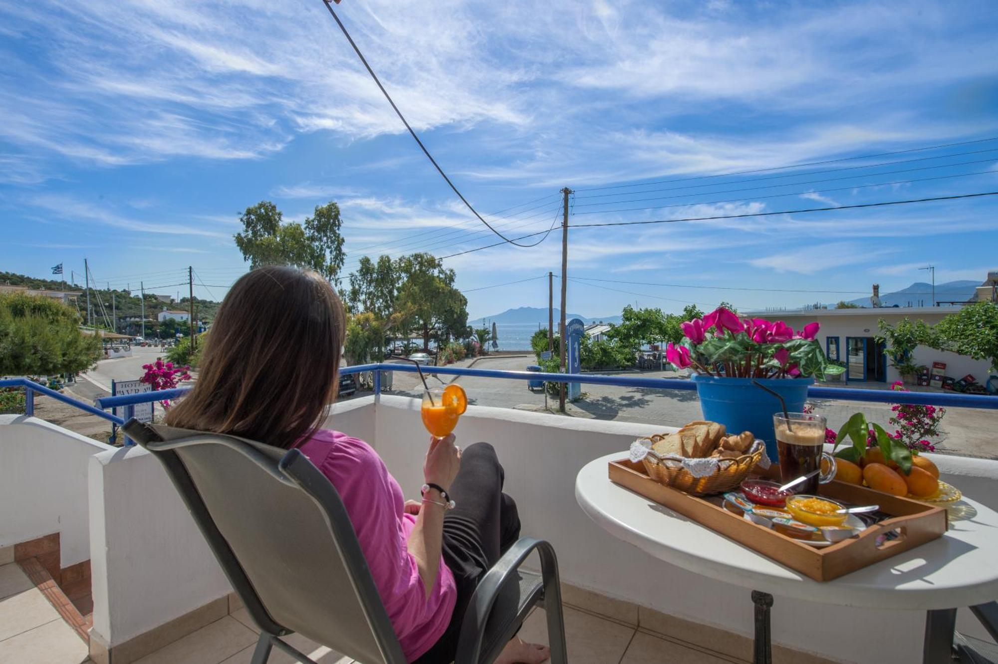 Hotel Avra Nea Epidhavros Bagian luar foto