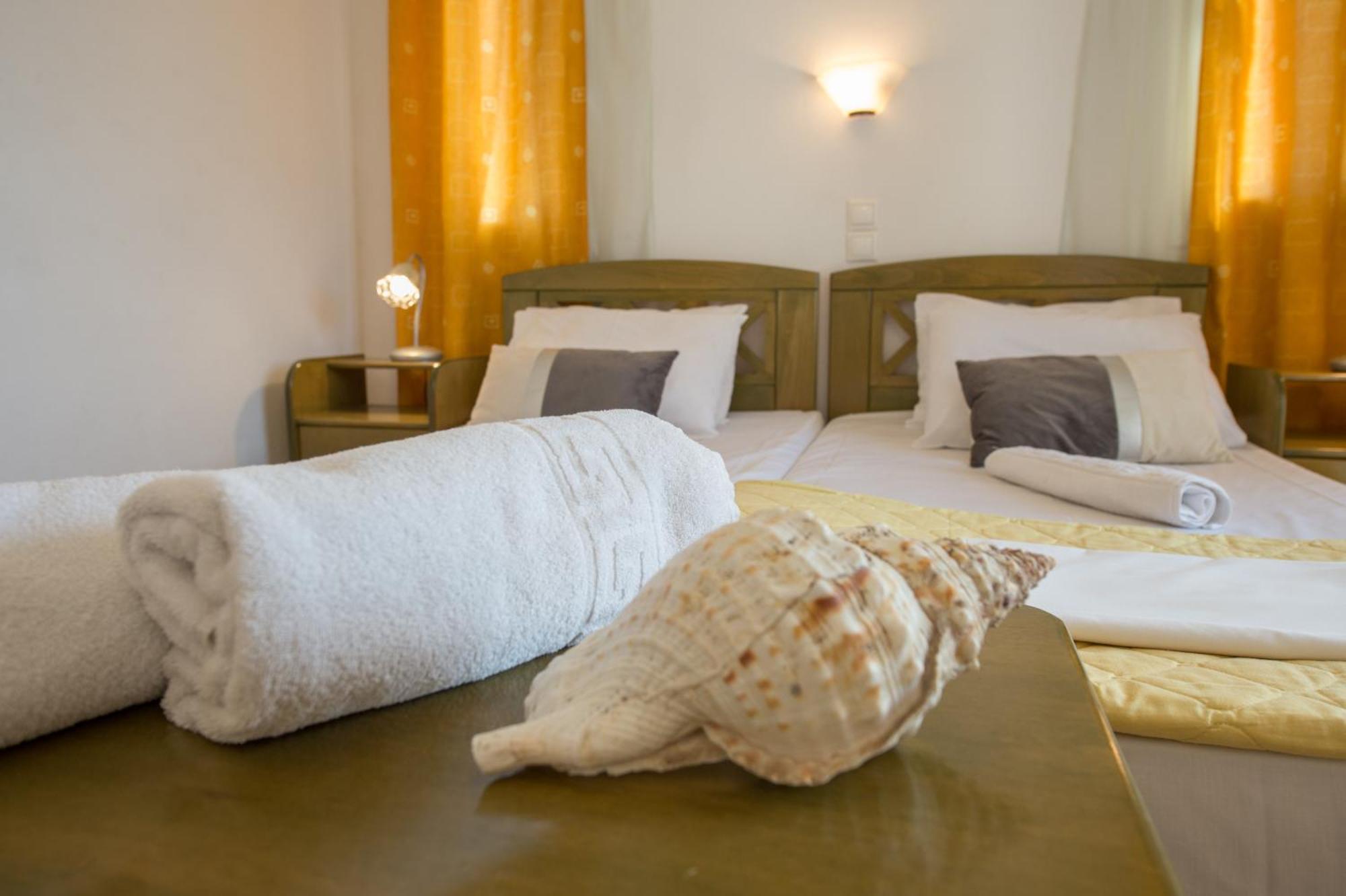 Hotel Avra Nea Epidhavros Bagian luar foto