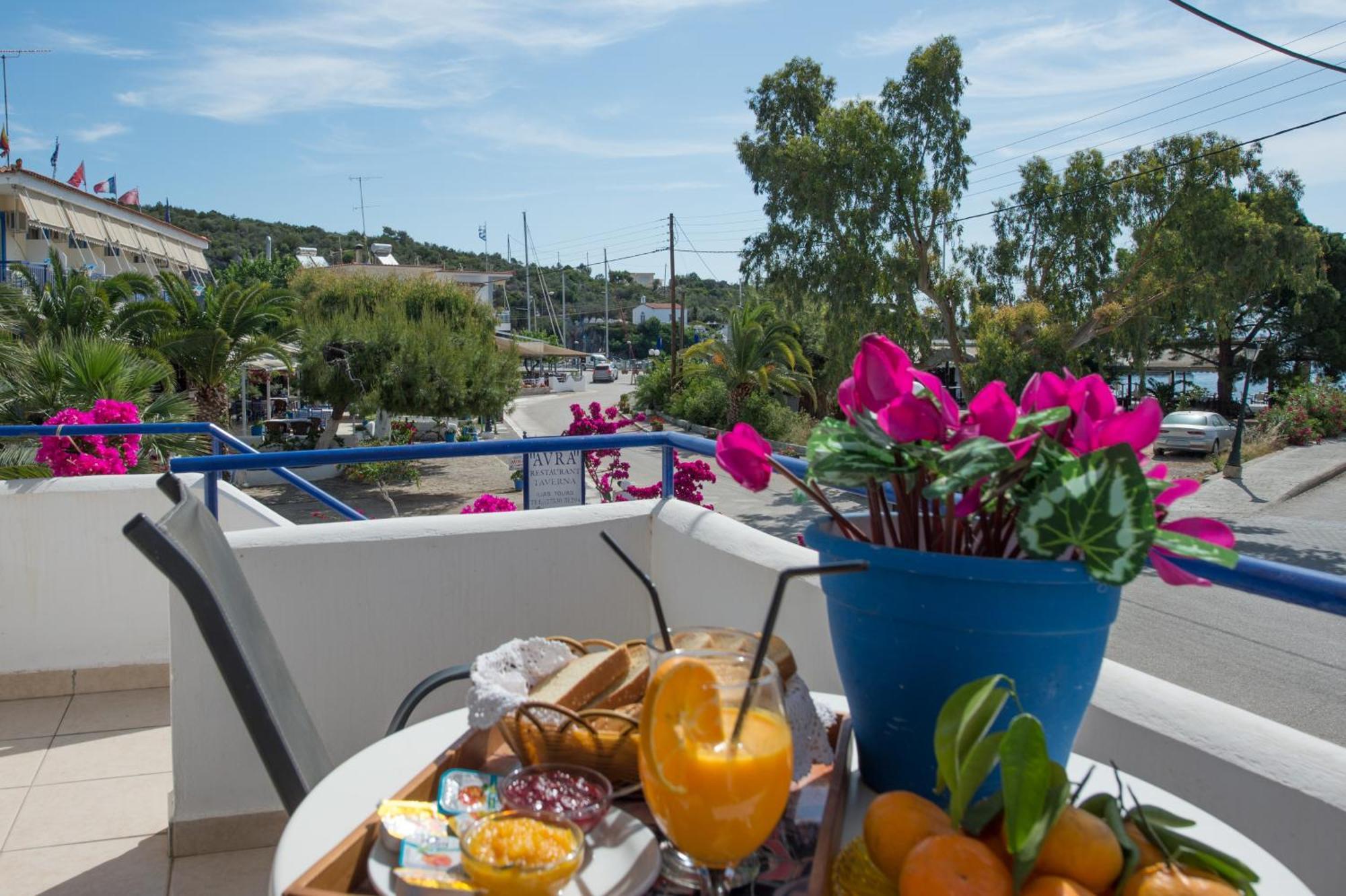 Hotel Avra Nea Epidhavros Bagian luar foto