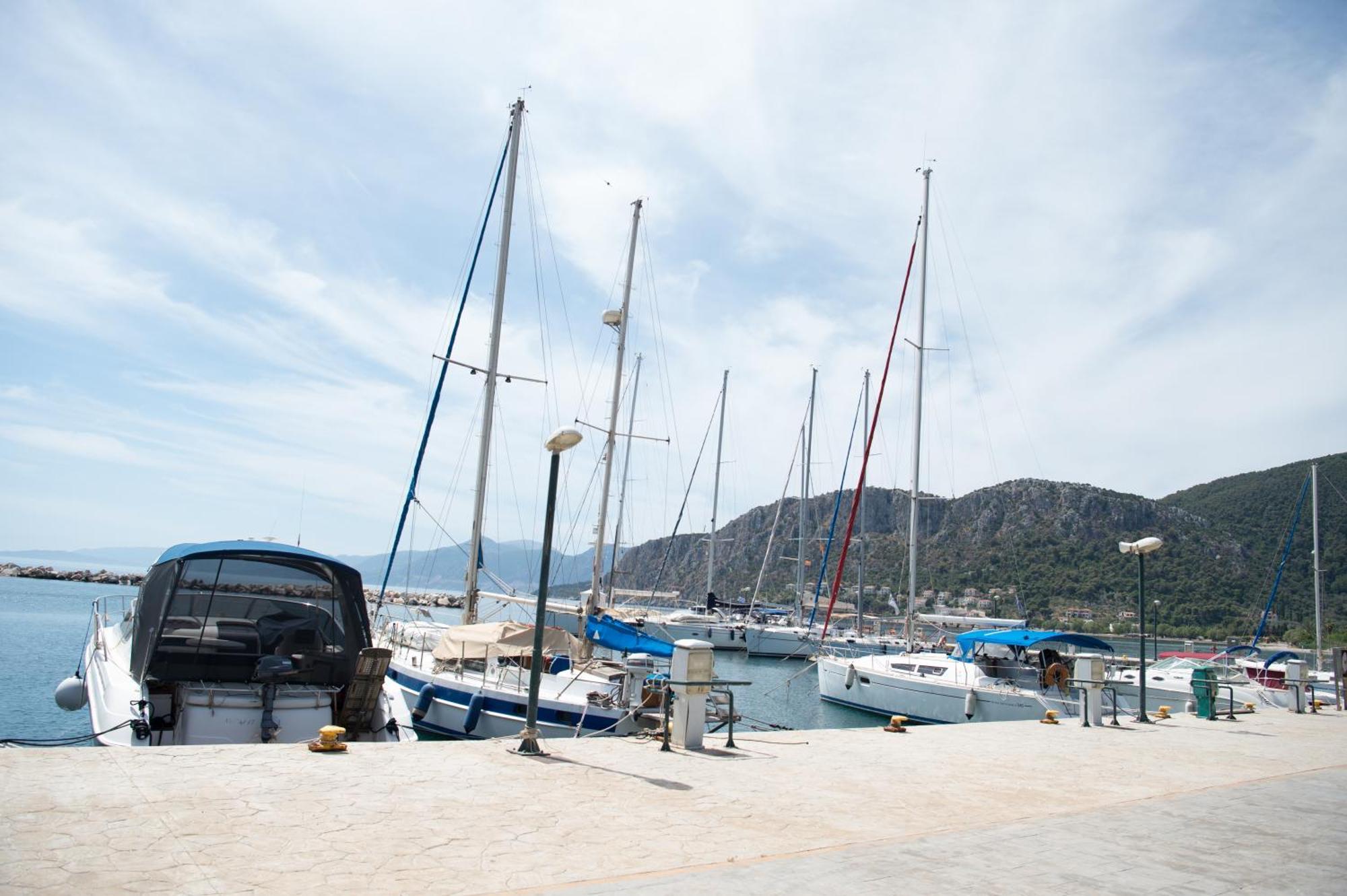 Hotel Avra Nea Epidhavros Bagian luar foto