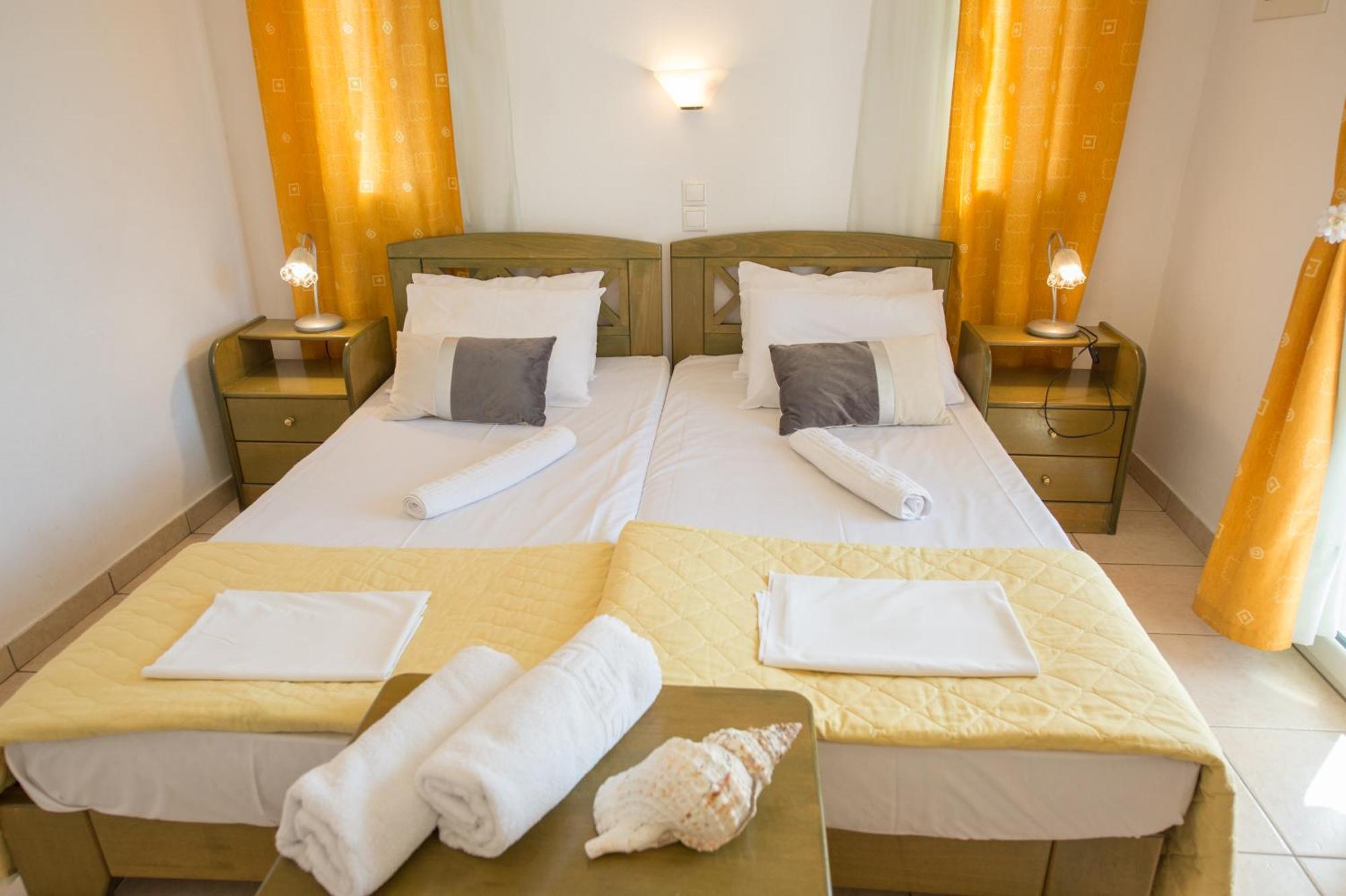 Hotel Avra Nea Epidhavros Bagian luar foto